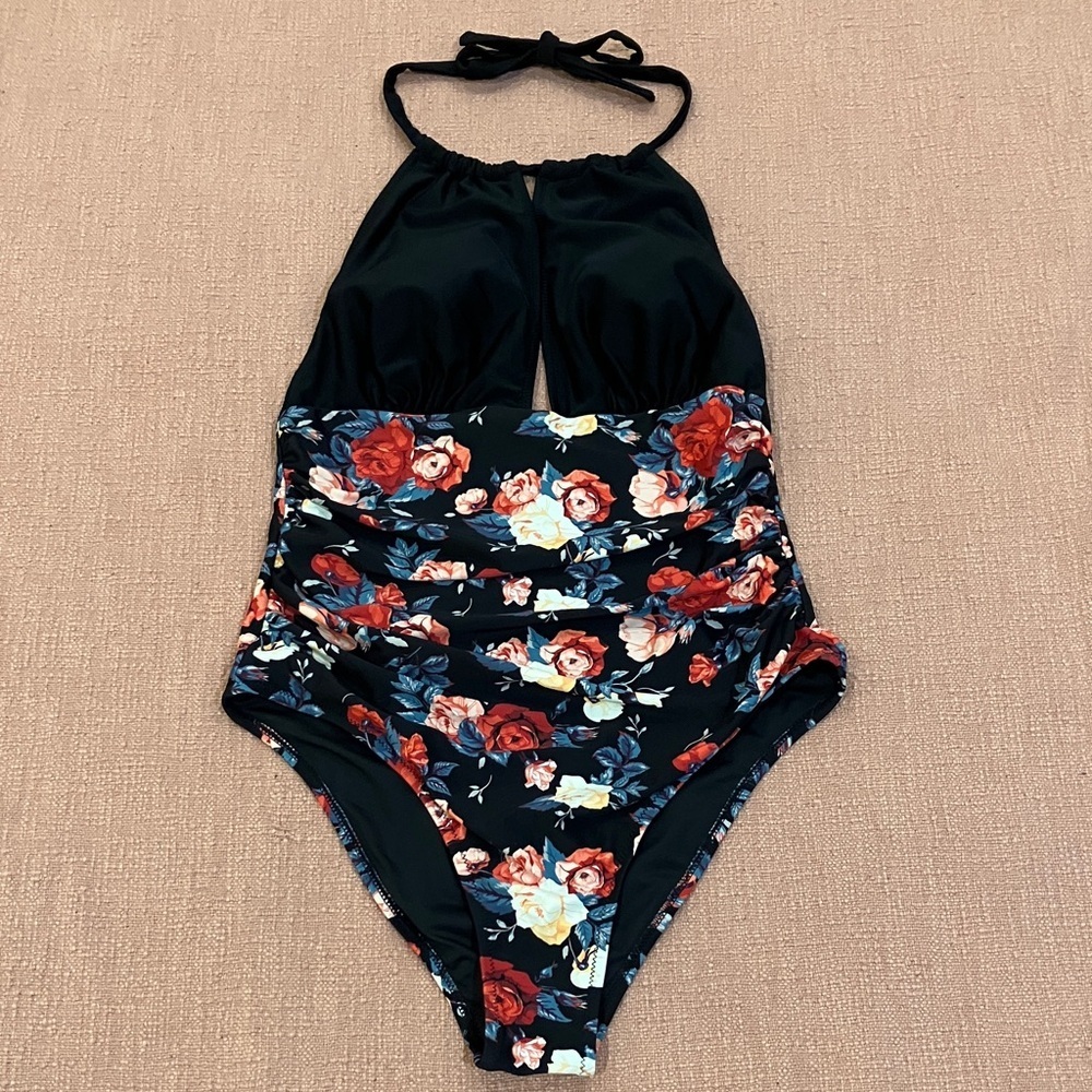 NWT Cupshe large wm’s Black Floral One Piece Swimsuit
